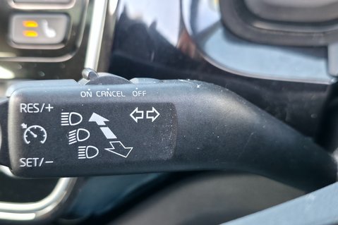 Volkswagen Up HIGH UP.. AUTOMATIC.. GLASS E/SUNROOF.10 MAIN DEALER SERVICES..ONE OWNER..  27