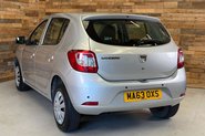 Dacia Sandero 1.5 dCi Laureate Hatchback 5dr Diesel Manual Euro 5 (90 ps) 4