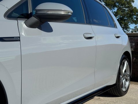 Volkswagen Golf 1.5 eTSI MHEV R-Line DSG Euro 6 (s/s) 5dr 7