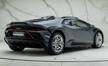 Lamborghini Huracan STERRATO 6