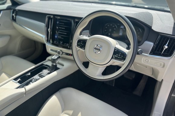 Volvo S90 2.0 T4 MOMENTUM PLUS AUTO 10