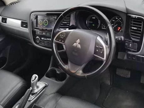 Mitsubishi Outlander 2.0h 12kWh GX4h SUV 5dr Petrol Plug-in Hybrid CVT 4WD Euro 5 (s/s) (200 ps) 7