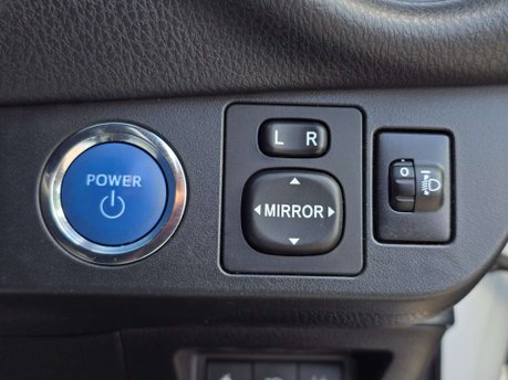 Toyota Yaris 1.5 VVT-h GR SPORT Hatchback 5dr Petrol Hybrid E-CVT Euro 6 (s/s) (100 ps) 33