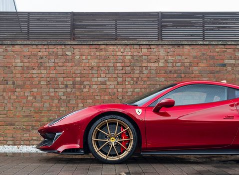 Ferrari 488 Pista 30