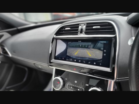 Jaguar XE R-DYNAMIC S 35