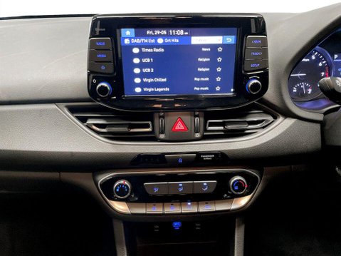 Hyundai i30 1.0 T-GDi MHEV SE Connect Hatchback 5dr Petrol Hybrid DCT Euro 6 (s/s) (120 18