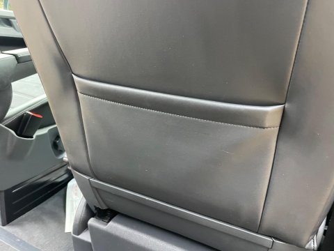 Volkswagen Caravelle 2.0 TDI Executive MPV 5dr Diesel DSG Euro 6 (s/s) (150 ps) 39