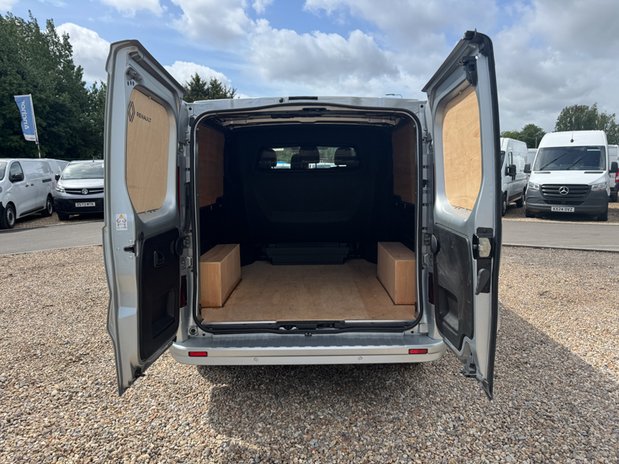 Renault Trafic Crew Cab AUTO LWB L2H1 Low Roof Sport LI30 Air Con Nav EURO 6 12