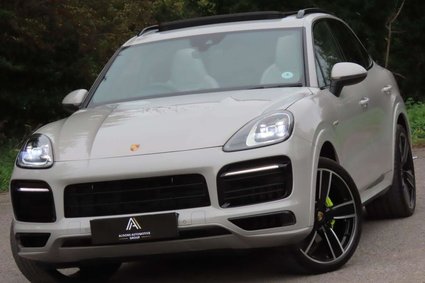 Porsche Cayenne 3.0 V6 E-Hybrid 17.9kWh Platinum Edition TiptronicS 4WD Euro 6 (s/s) 5dr (3