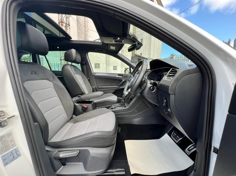 Volkswagen Tiguan R LINE TDI BMT 4MOTION DSG 38