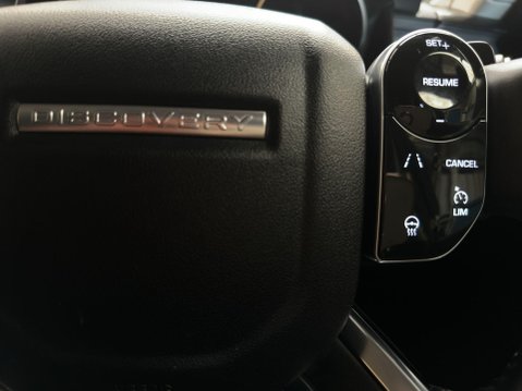 Land Rover Discovery 3.0 SD V6 Landmark Edition Auto 4WD Euro 6 (s/s) 5dr 47