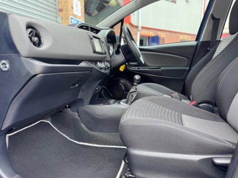 Toyota Yaris 1.5 VVT-i Icon Tech Hatchback 5dr Petrol Manual Euro 6 (111 ps) 38
