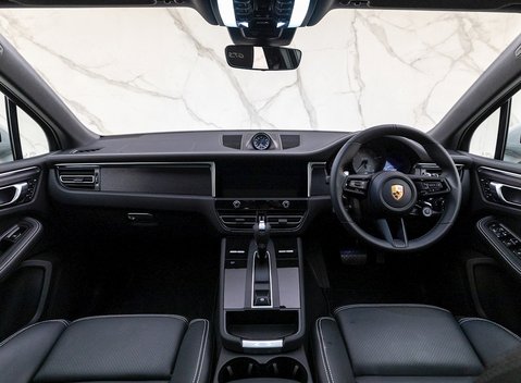 Porsche Macan GTS 17