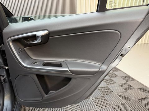 Volvo V60 2.0 D4 R-Design Lux Nav Euro 6 (s/s) 5dr 39