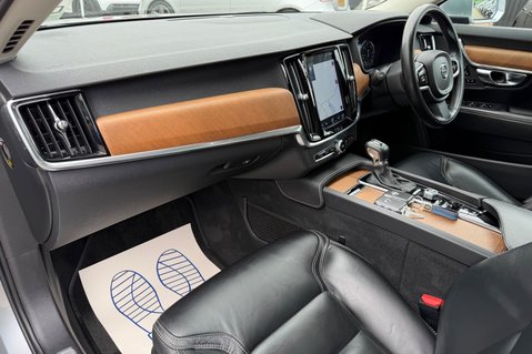 Volvo V90 D5 POWERPULSE INSCRIPTION PRO AWD -PAN ROOF - £6320 OPTIONAL EXTRAS  26