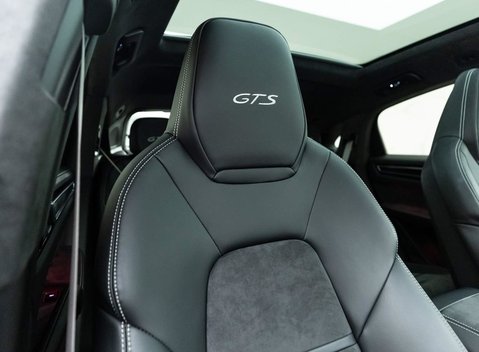 Porsche Cayenne GTS Coupé 7