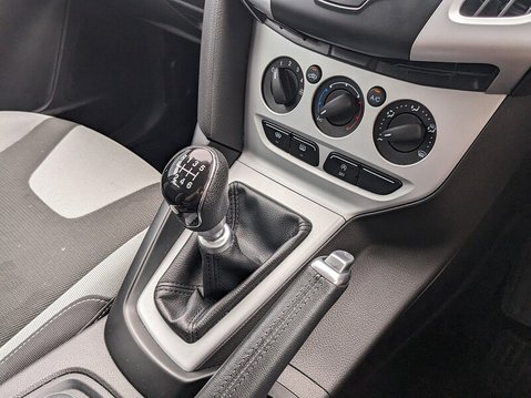 Ford Focus ZETEC NAVIGATOR TDCI 22