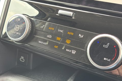 Land Rover Discovery D300 SE MHEV Auto 4WD Euro 6 SUV (300ps) 18