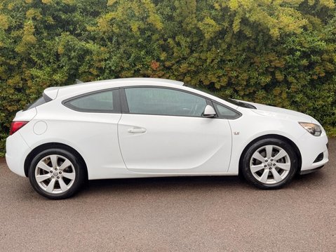 Vauxhall Astra GTC 1.4i Turbo Sport Euro 6 (s/s) 3dr 9