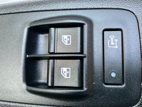 Peugeot Boxer 2.2 BlueHDi 335 Professional L3 H2 Euro 6 (s/s) 5dr 25