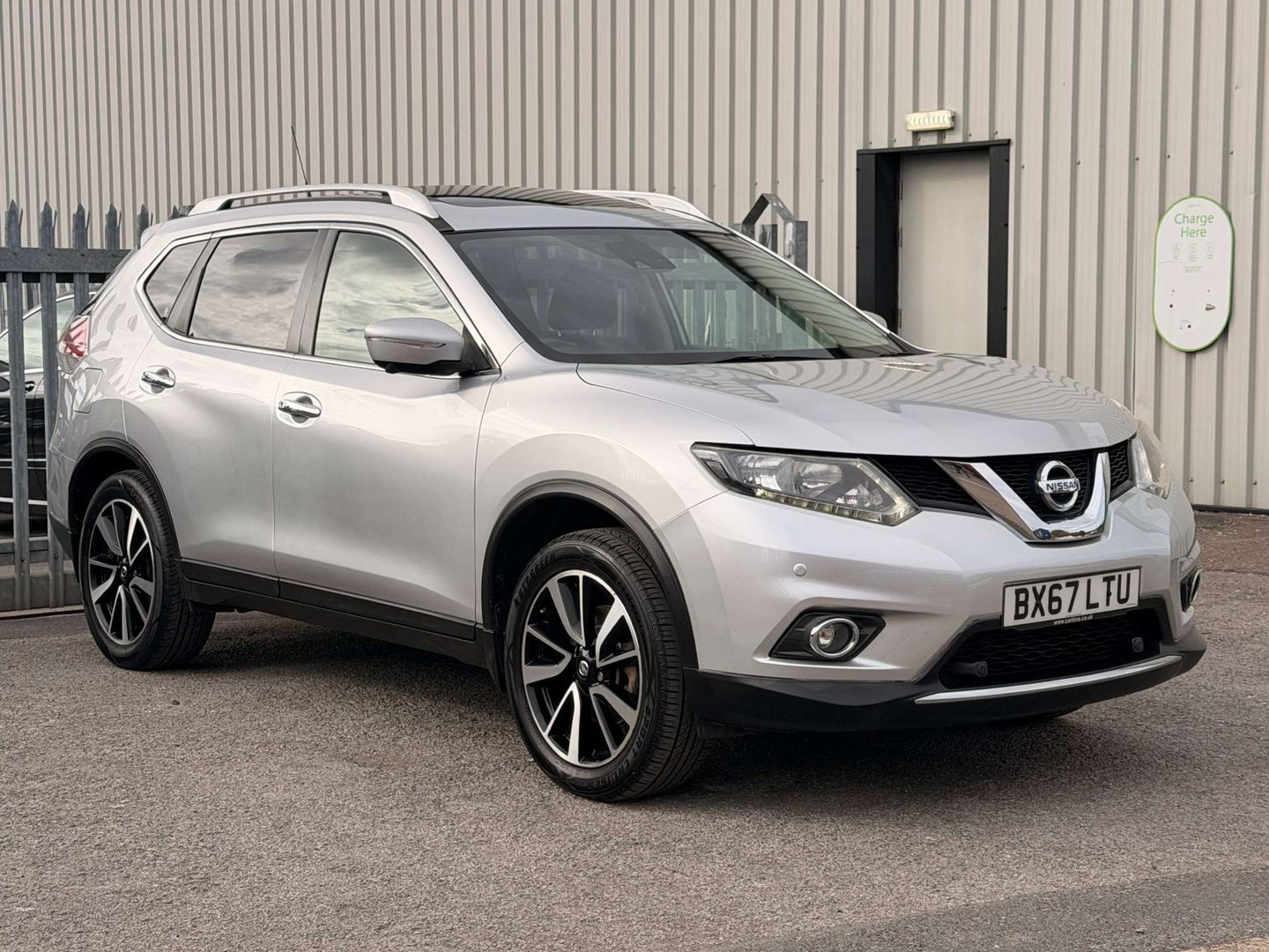 2017 NISSAN X-TRAIL