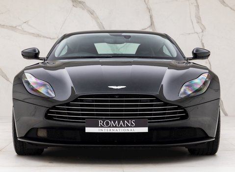 Aston Martin DB11 V8 4