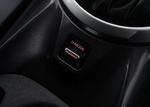 Nissan Juke 1.6 Juke N-Connecta HEV CVT 5dr 28