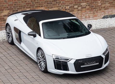 Audi R8 V10 Plus Spyder 9