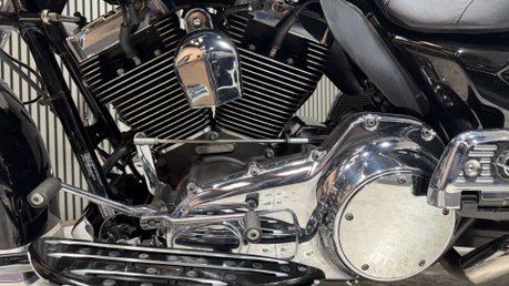 Harley-Davidson Touring 1690 FLHRC ROADKING CLASSIC 2012, MANY EXTRAS, LONG MOT 13