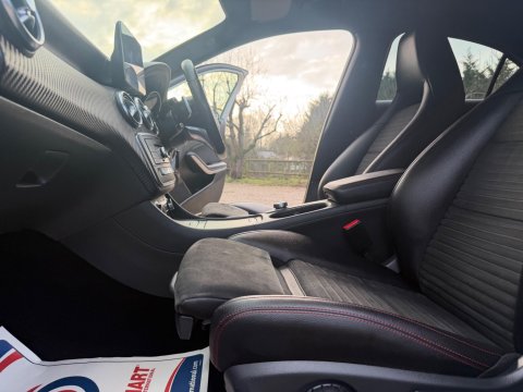 Mercedes-Benz A Class 1.6 A180 AMG Line (Executive) 7G-DCT Euro 6 (s/s) 5dr 28