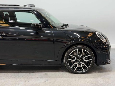 Mini Hatch 2.0S Sport Hatchback 3dr Petrol Steptronic Euro 6 (s/s) (204 ps) 18