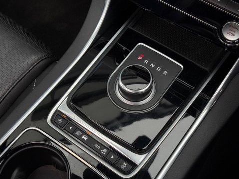 Jaguar XE 2.0d R-Sport Auto AWD Euro 6 (s/s) 4dr 73