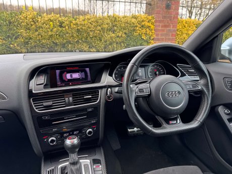 Audi RS4 4.2 RS 4 FSI Quattro Auto 4WD 5dr 28