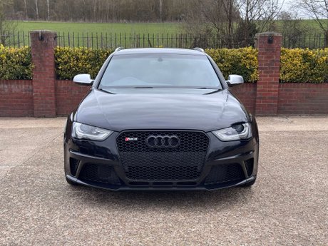 Audi RS4 4.2 RS 4 FSI Quattro Auto 4WD 5dr 9