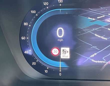 Volvo XC40 2.0 XC40 + B4 MHEV Auto 5dr 23