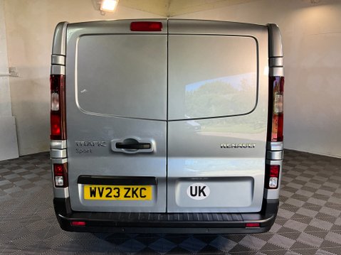 Renault Trafic 2.0 dCi Blue LL30 Sport Crew Van L2 H1 Euro 6 (s/s) 6dr 6