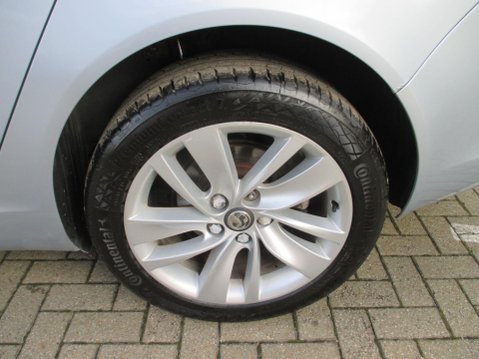 Vauxhall Insignia 1.8 16V SRi Euro 5 5dr 13