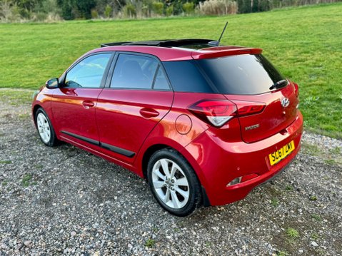 Hyundai i20 MPI PREMIUM SE NAV 7