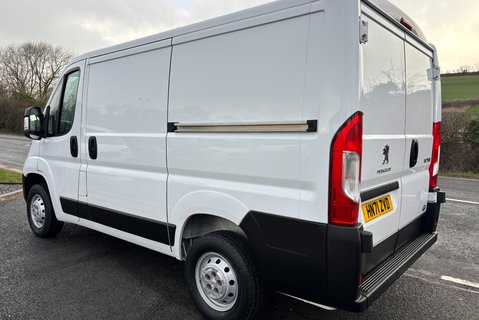 Peugeot Boxer 333 L1 H1 120 ps BlueHdi Professional - Sat Nav & Air Con 6