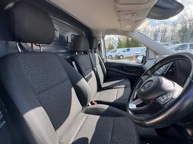 Mercedes-Benz Vito AUTO LWB L2H1 Low Roof Progressive 114 Rev Cam Nav EURO 6 14