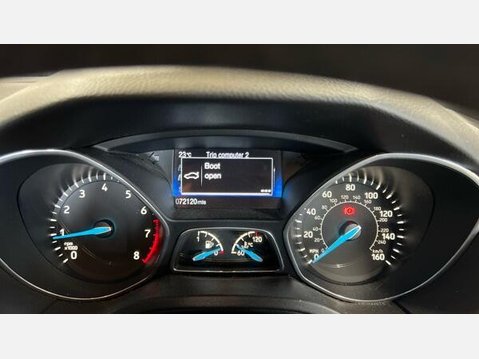 Ford Focus 1.0T EcoBoost ST-Line Euro 6 (s/s) 5dr 9