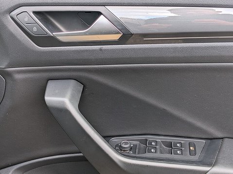 Volkswagen T-Roc R-LINE TDI EVO DSG 27