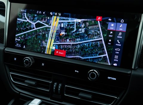 Porsche Macan GTS 17