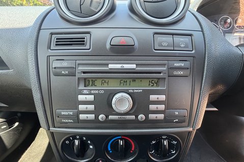 Ford Fiesta STYLE CLIMATE 16V..LOW INSURANCE..HEATED F&R SCREENS..AUX..SERVICE HISTORY 17