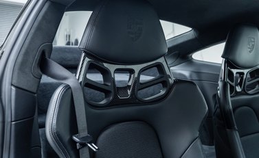 Porsche 911 GT3 TOURING (992) 16