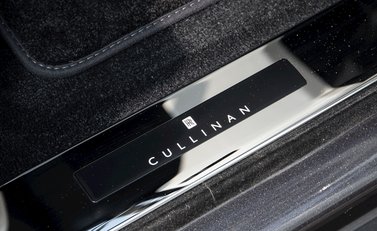 Rolls-Royce Cullinan 28