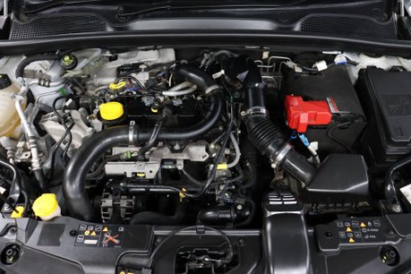 Renault Clio ICONIC EDITION TCE 46