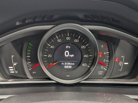 Volvo V40 D2 CROSS COUNTRY SE 30