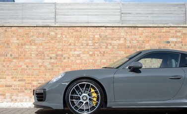 Porsche 911 (991.2) Turbo S 28