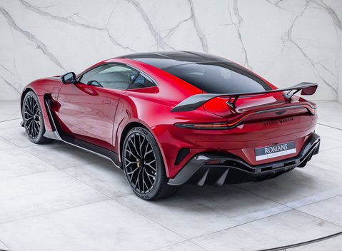 Aston Martin V12 Vantage 9